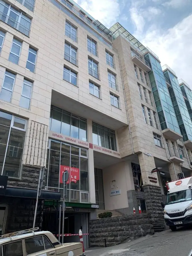 Сozy three-room apartment with 2 separate bedrooms in Old Tbilisi