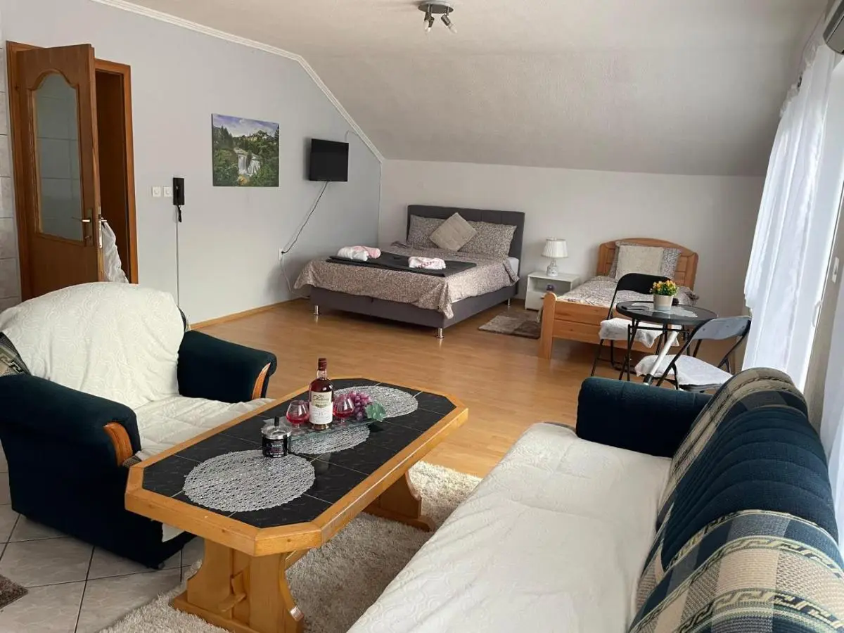 Pougarka Apartments