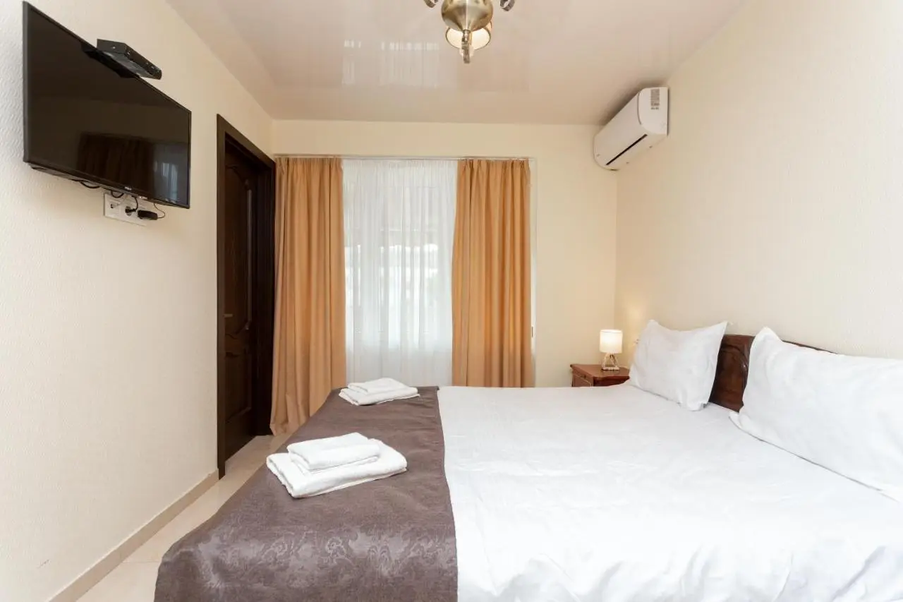 Prime location Apartment with Three Bedroom