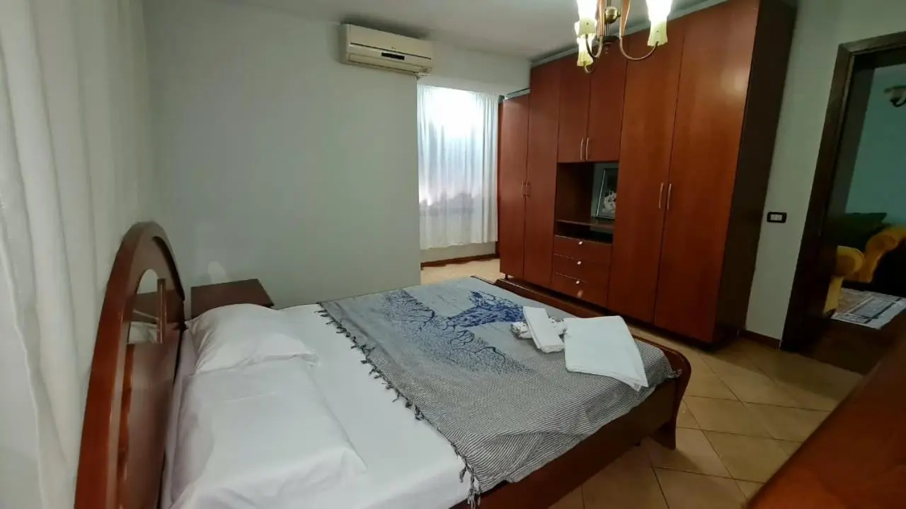 Calmly, spacious apartment next to USA embassy