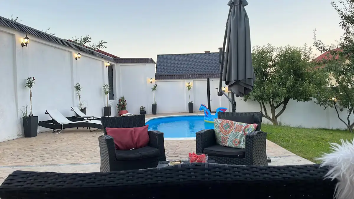 Villa Bosna (Pool, Sauna, Jacuzzi, BBQ,Playground)