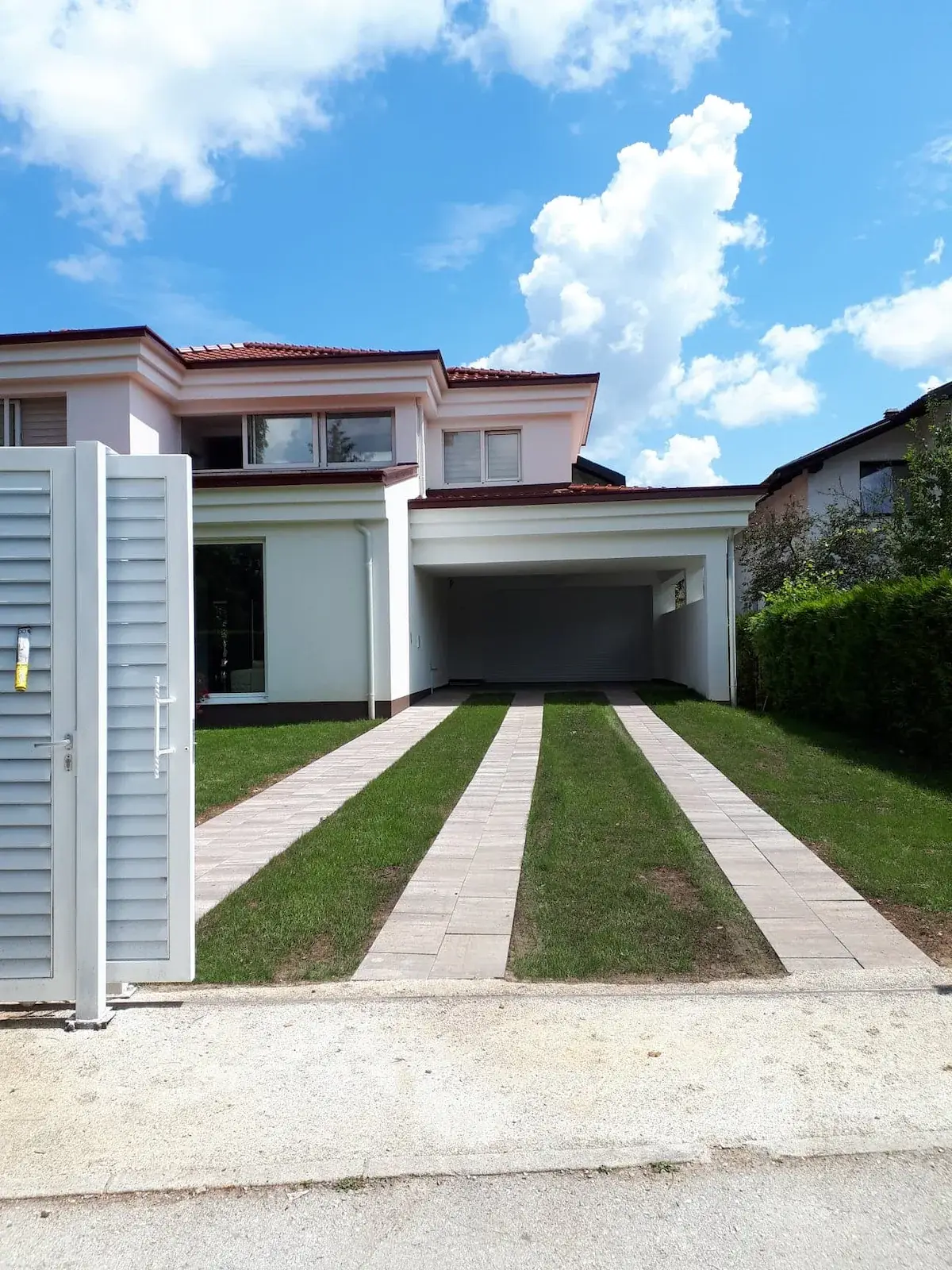 Cheerful and luxurious villa near the Una River