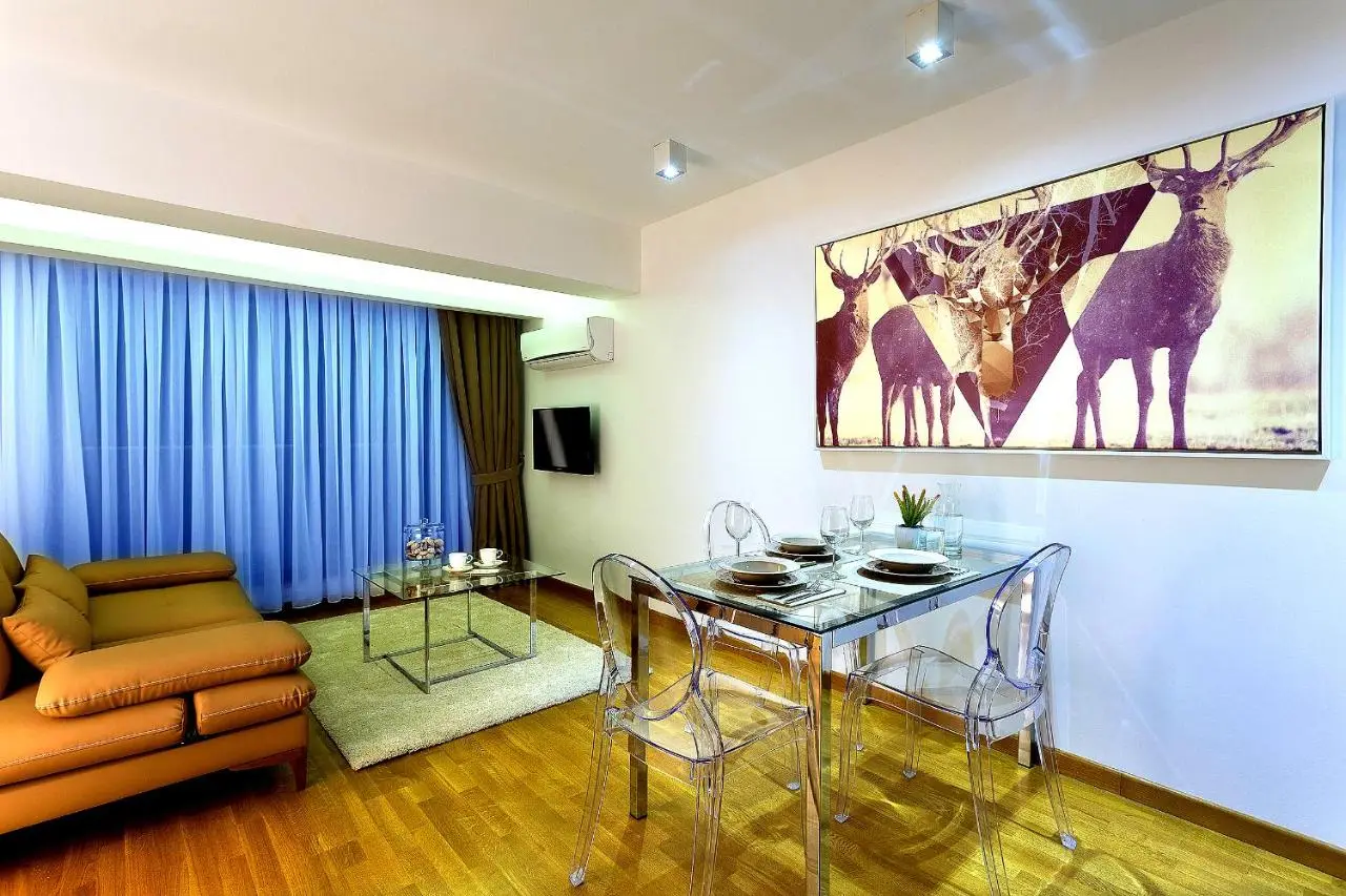 The Place Suit & Apartments