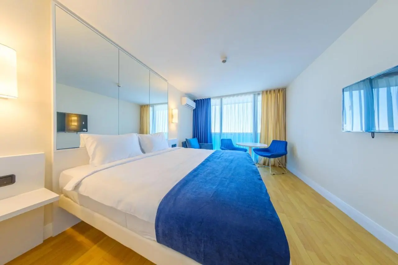 Panorama BeachFront Aparthotel