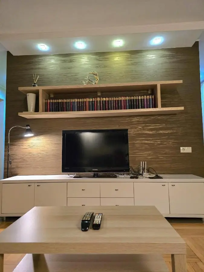 Explore Old Tbilisi, 3BR Apartment for 5, Walk to All