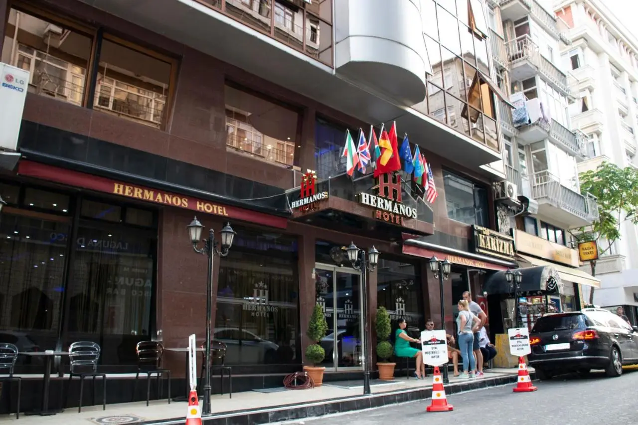 Hermanos Hotel