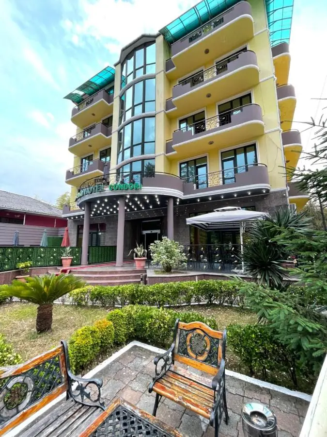 Hotel Condori