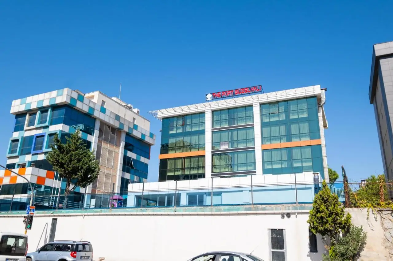 The Port Güzelyalı