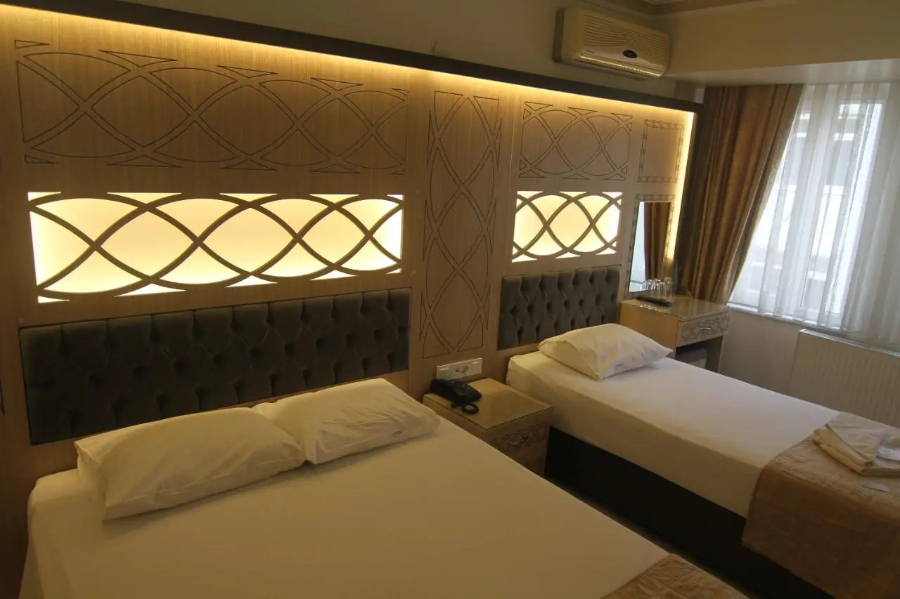 Grand Liza Hotel
