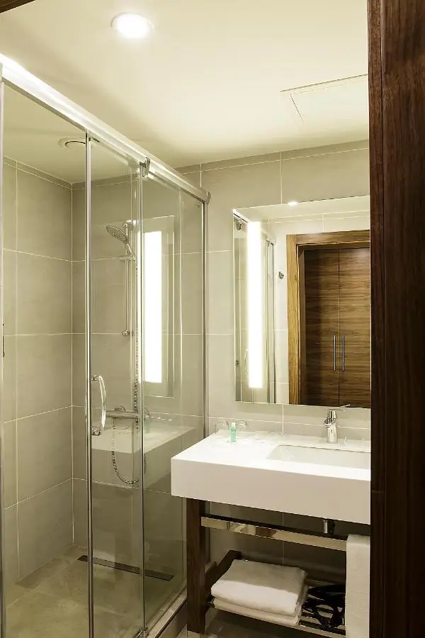 Bof Hotels Business