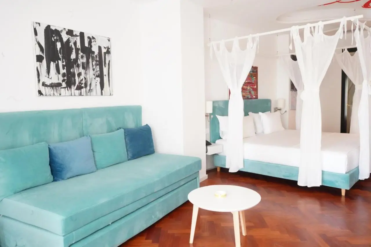 Bougainville Bay Hotel