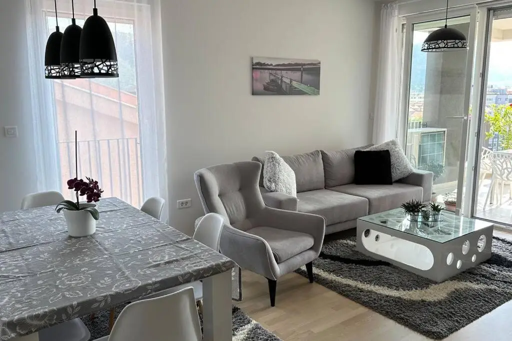 Apartment River 503