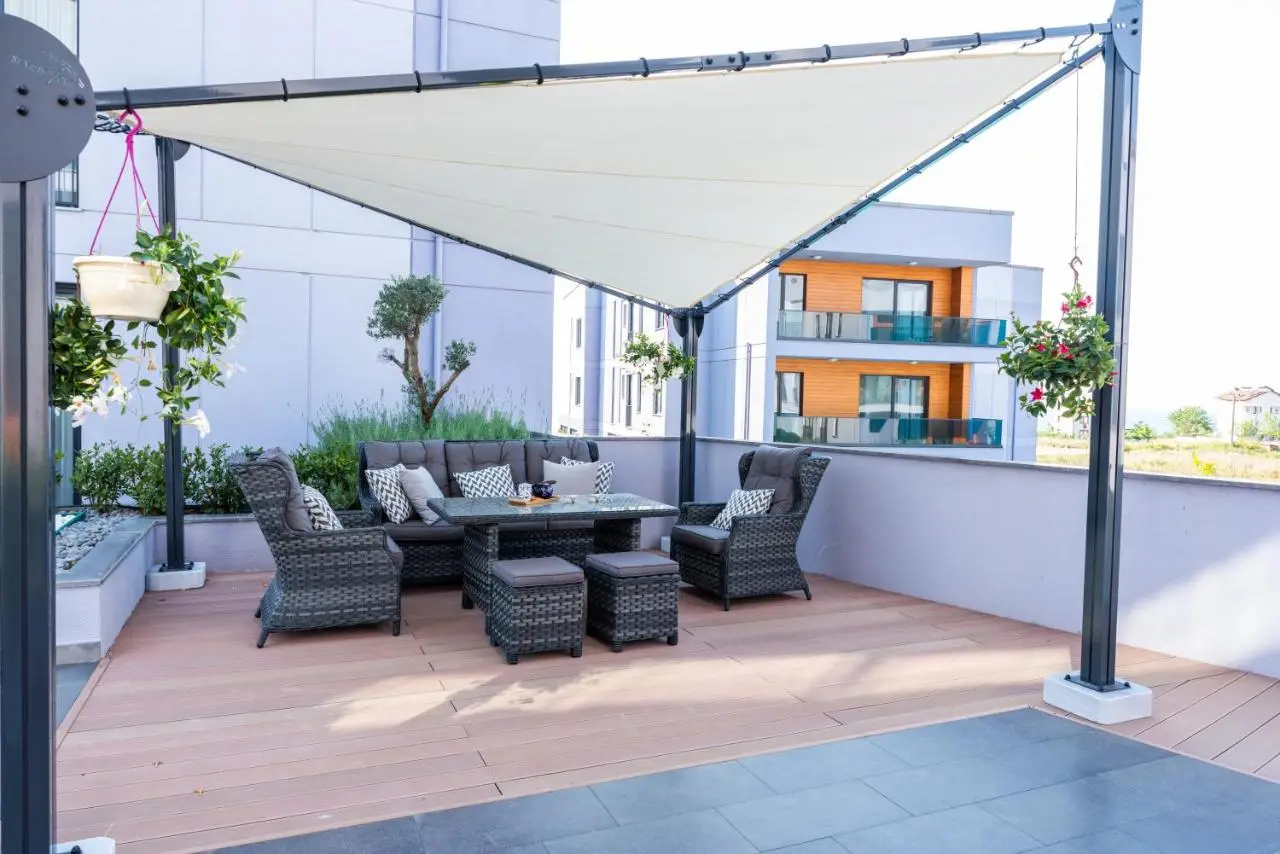 Green Hills Suites