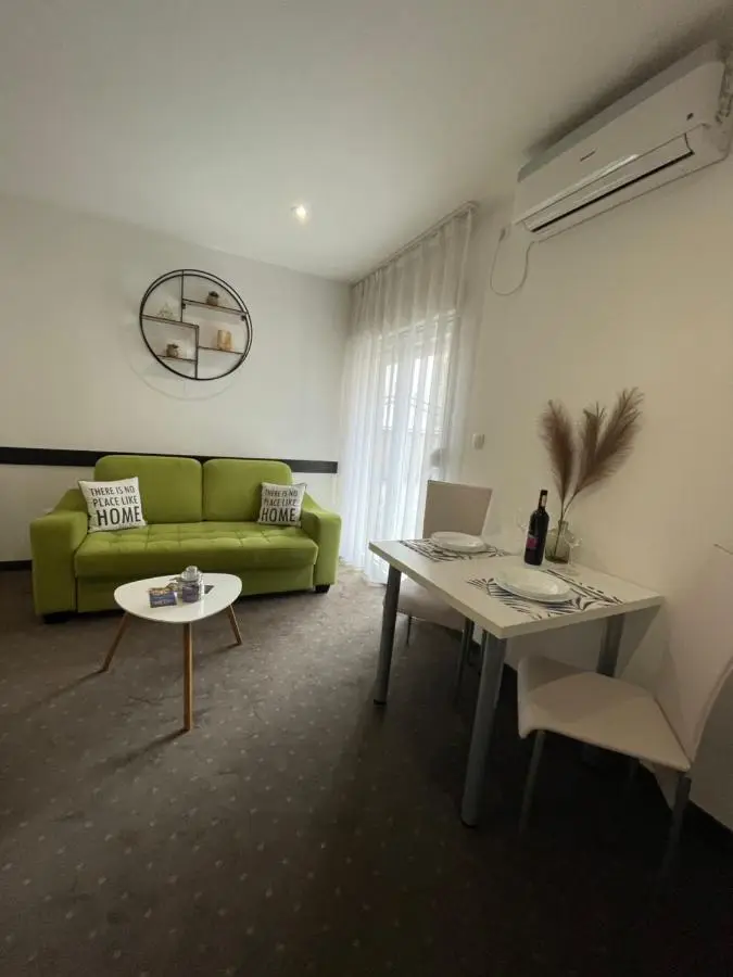 Apartments & Rooms Villa Zaad FREE PRIVATE PARKING