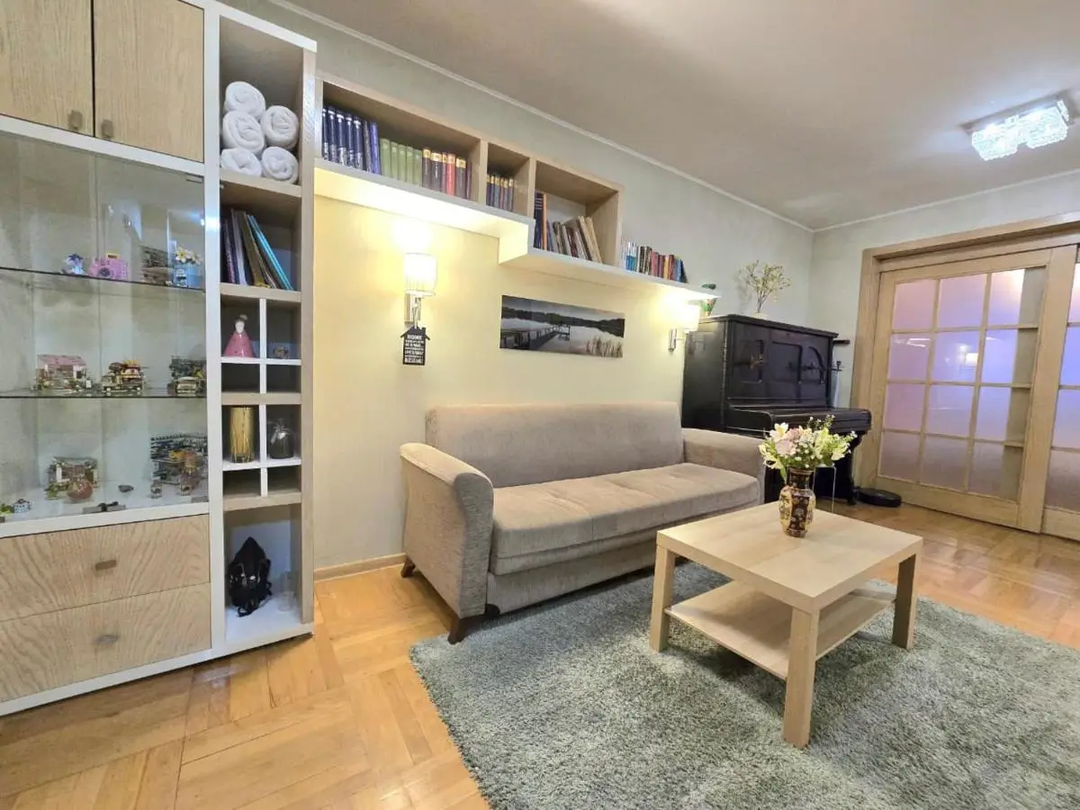 Explore Old Tbilisi, 3BR Apartment for 5, Walk to All