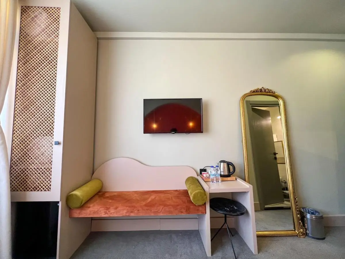 By Kinyas Hotel