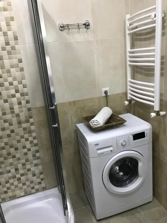 Ameri Plaza Green Apartments