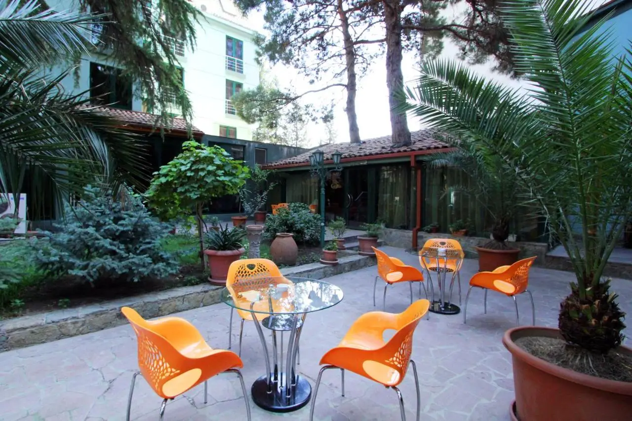 Batesta Hotel