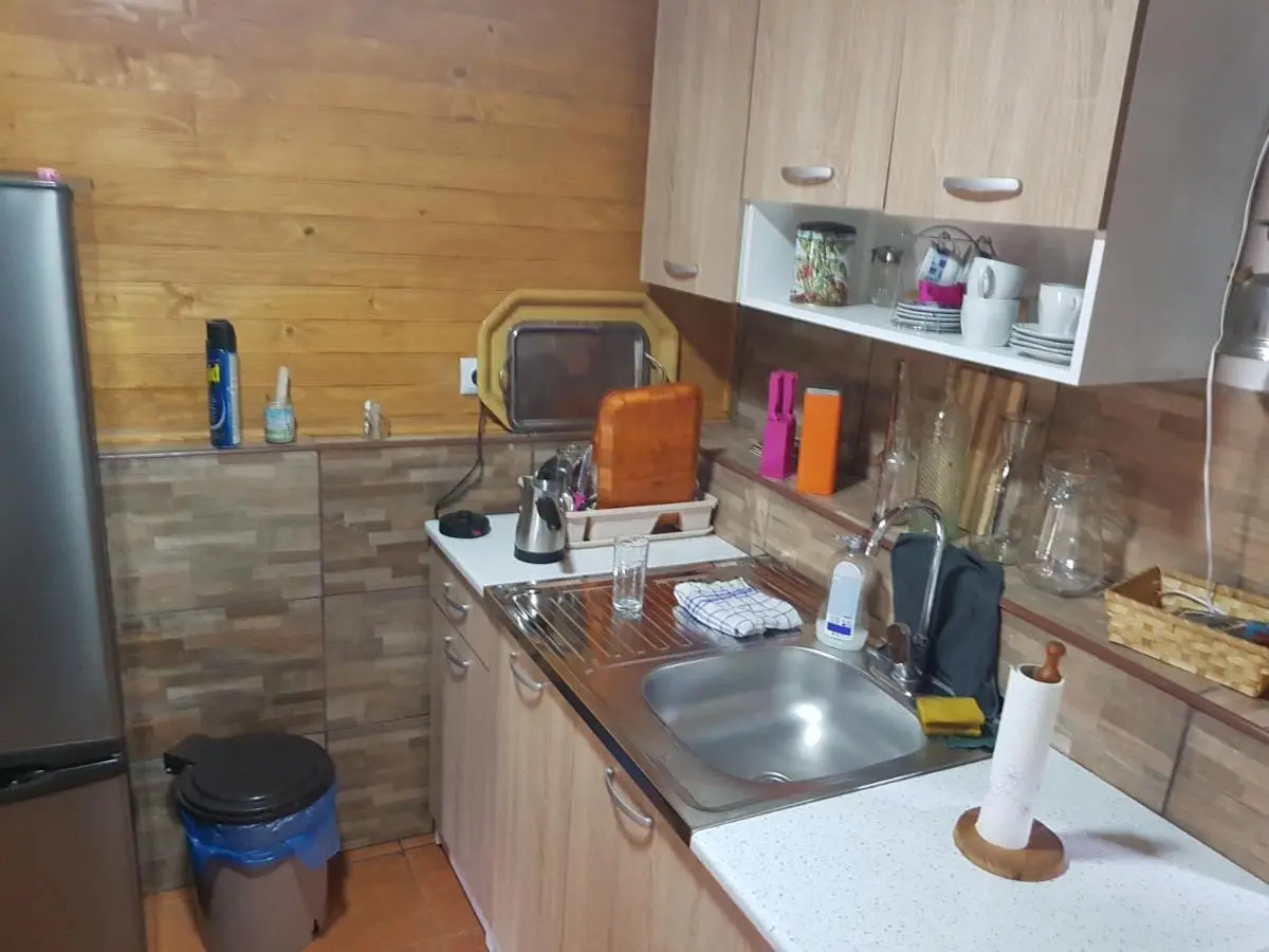 Potok kuca sa bazenom
