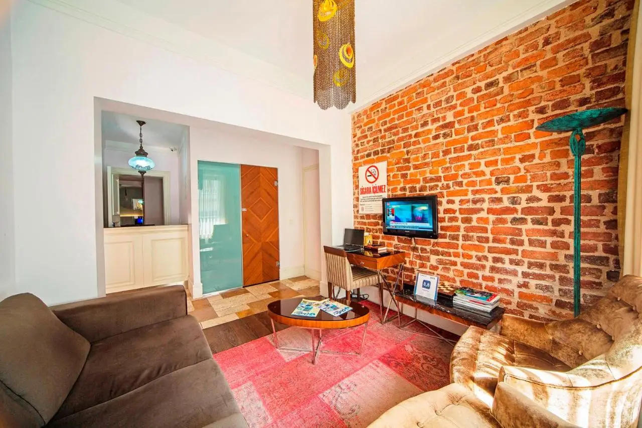 Azade Suites