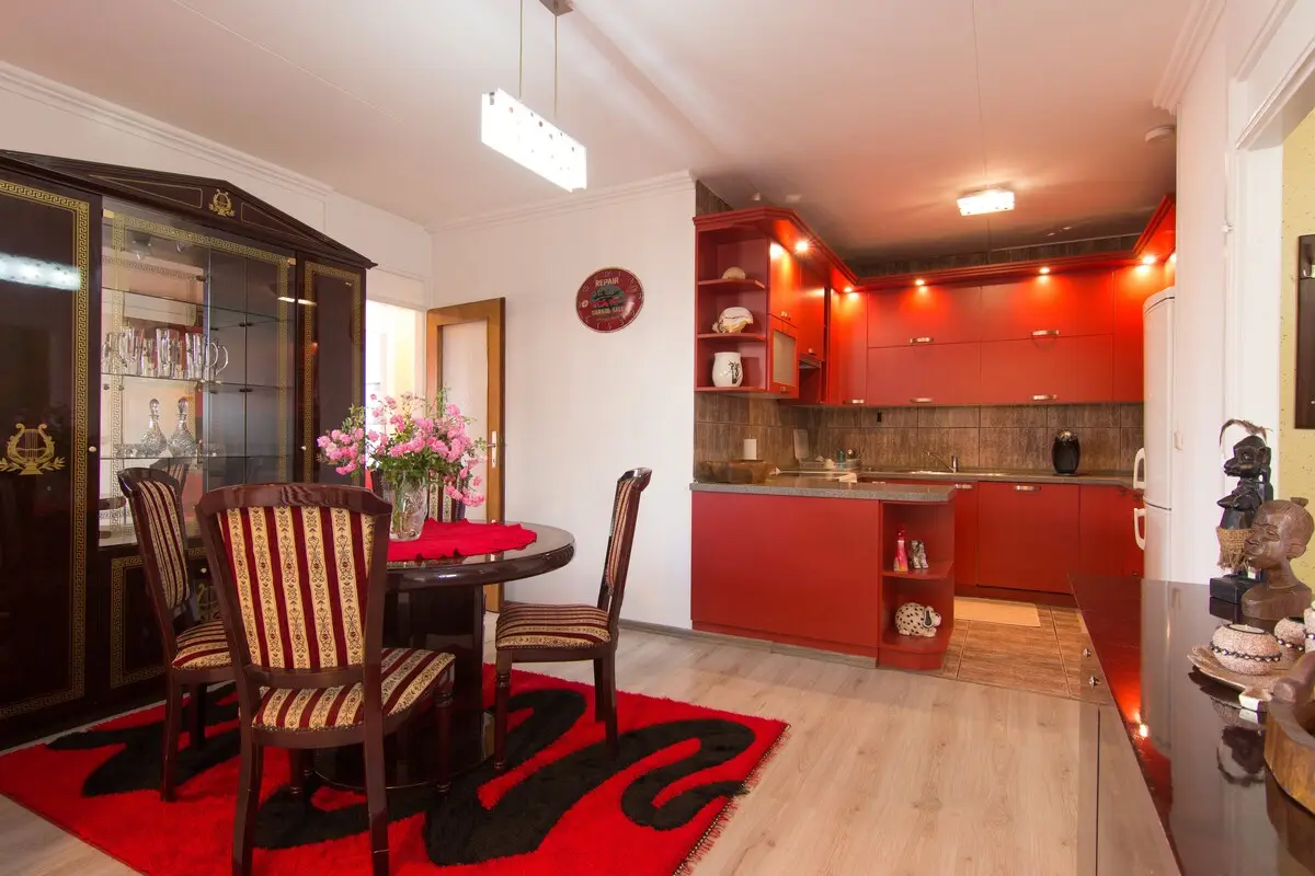 Sarajevo, Center, spacious 3 bedrooms apartment.
