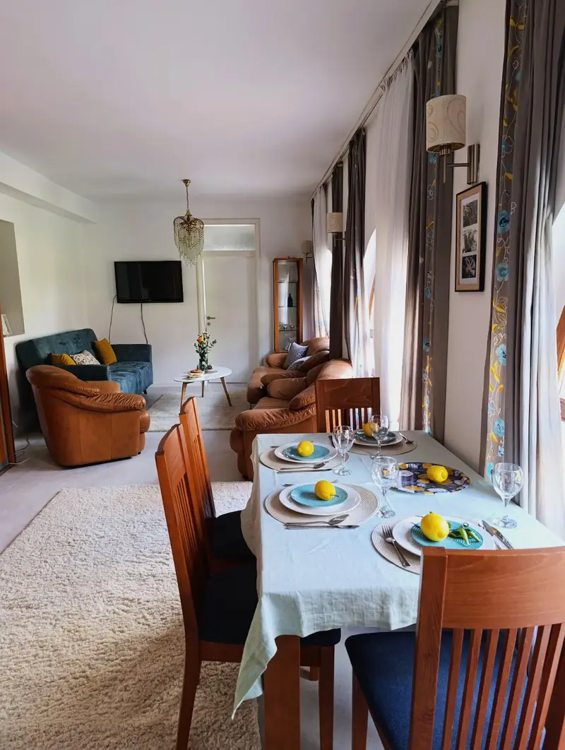 Gorgeous Hideout ★ Pool ★ Parking ★ Patio ★ Grill