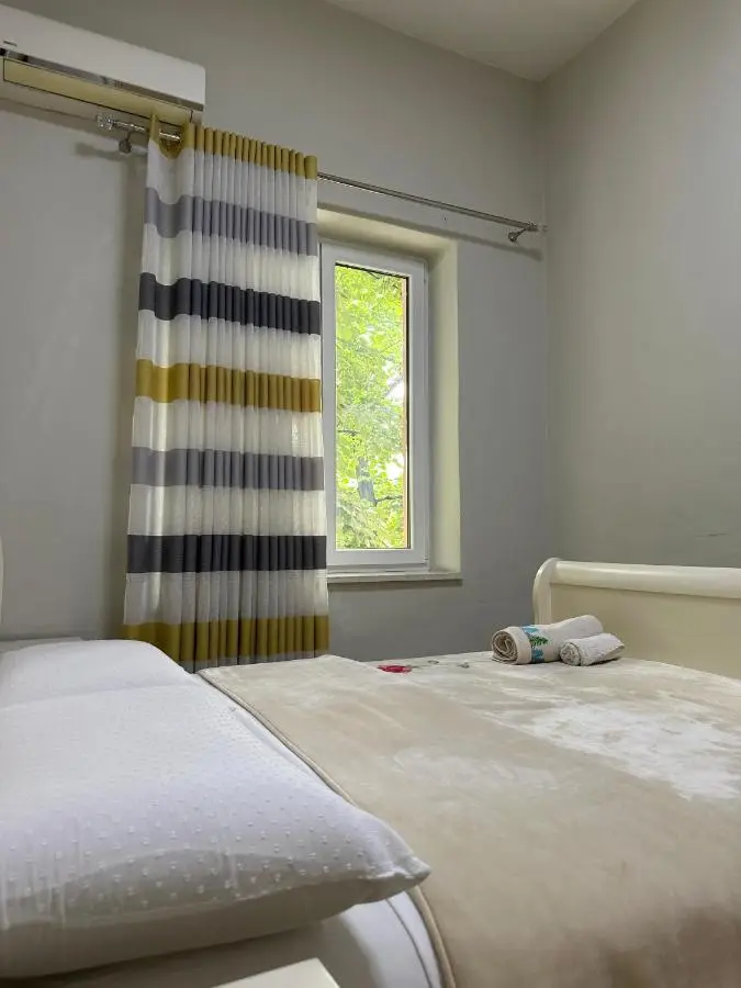 Kelly's Cozy Hideaway - Central Tirana