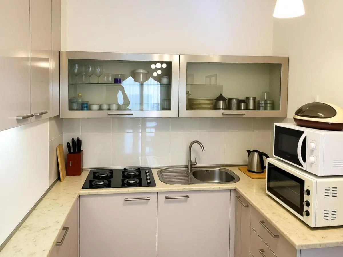 Spacious 2BR Apartment - Balcony & Prime Location