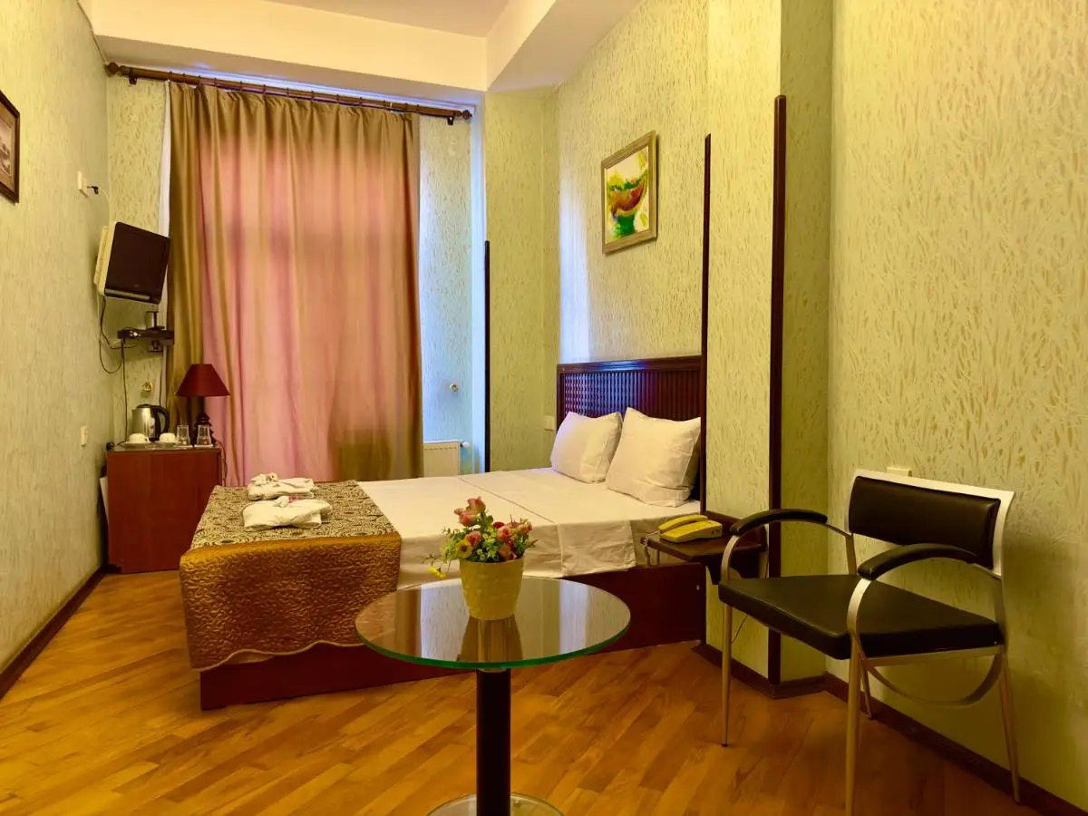 Nur Hotel & Terrace Cafe