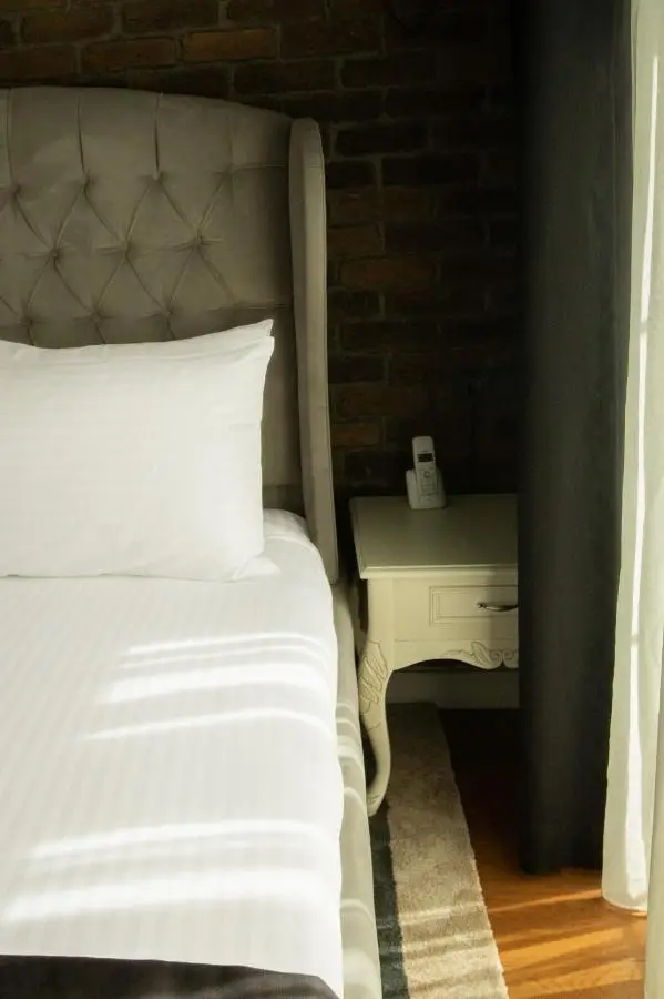 Louis Rooms