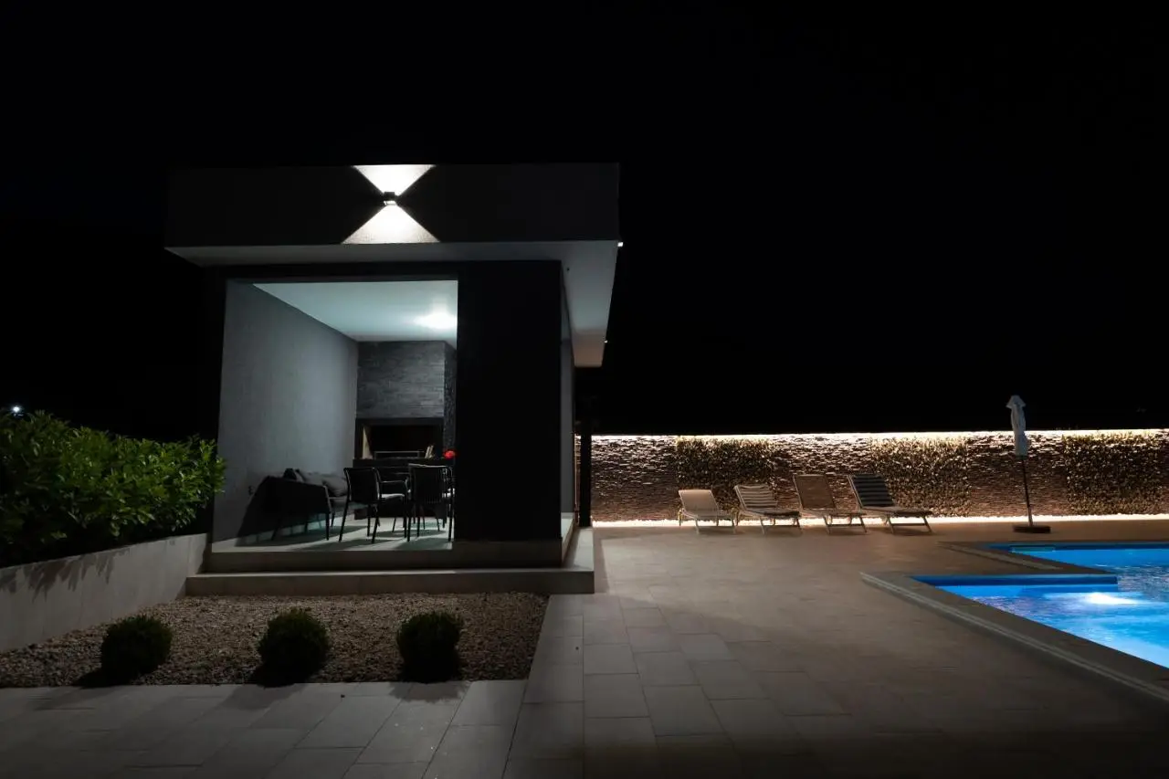 Villa TORO Velvet