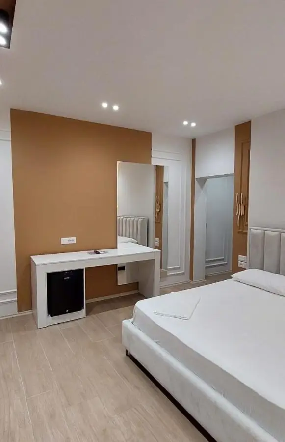 HOTEL KRISTAL