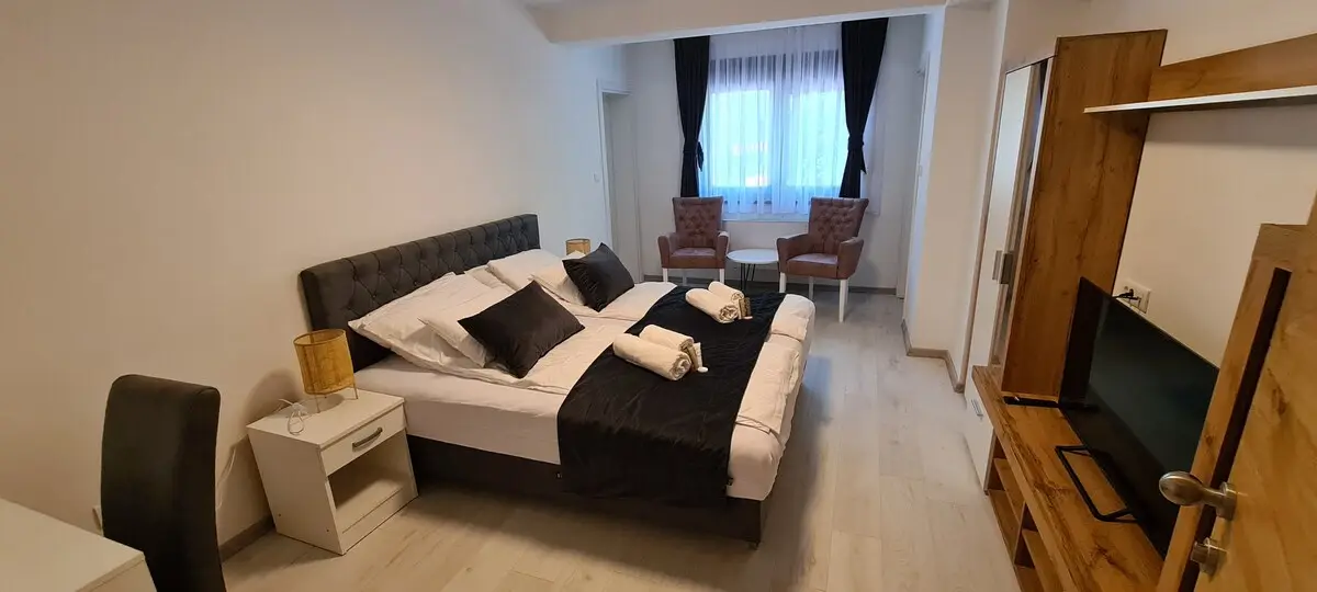 Apartment, 4BDR, shared pool