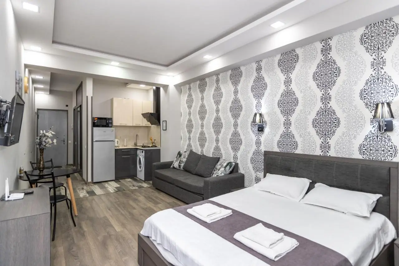 Golden Room Apartments 04