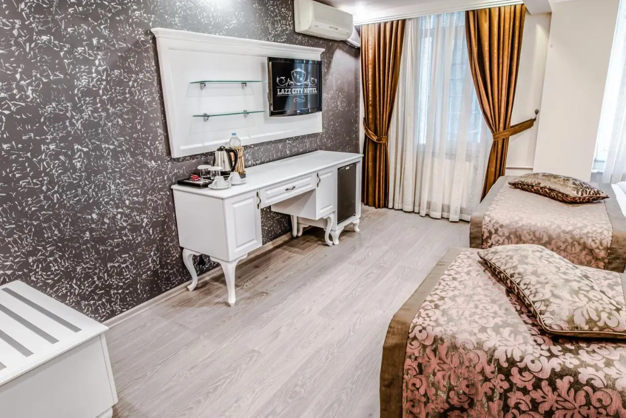 Lazz City Hotel