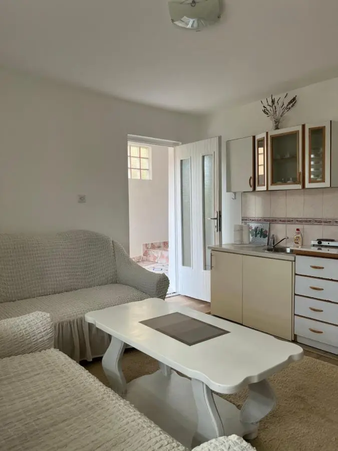 Apartment 17