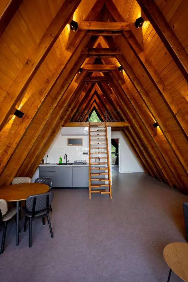Continental Adventure Resort - Mountain Escape & Glamping
