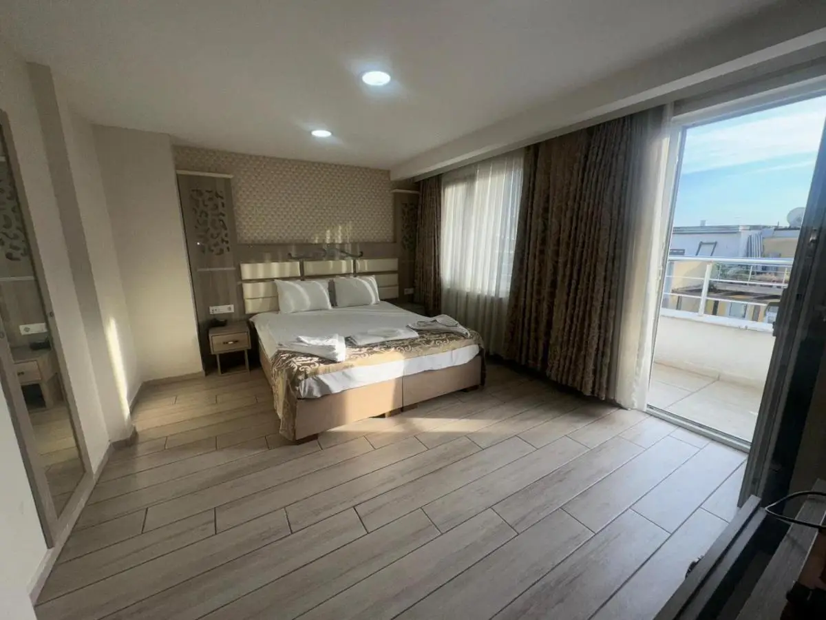Raimond Hotel