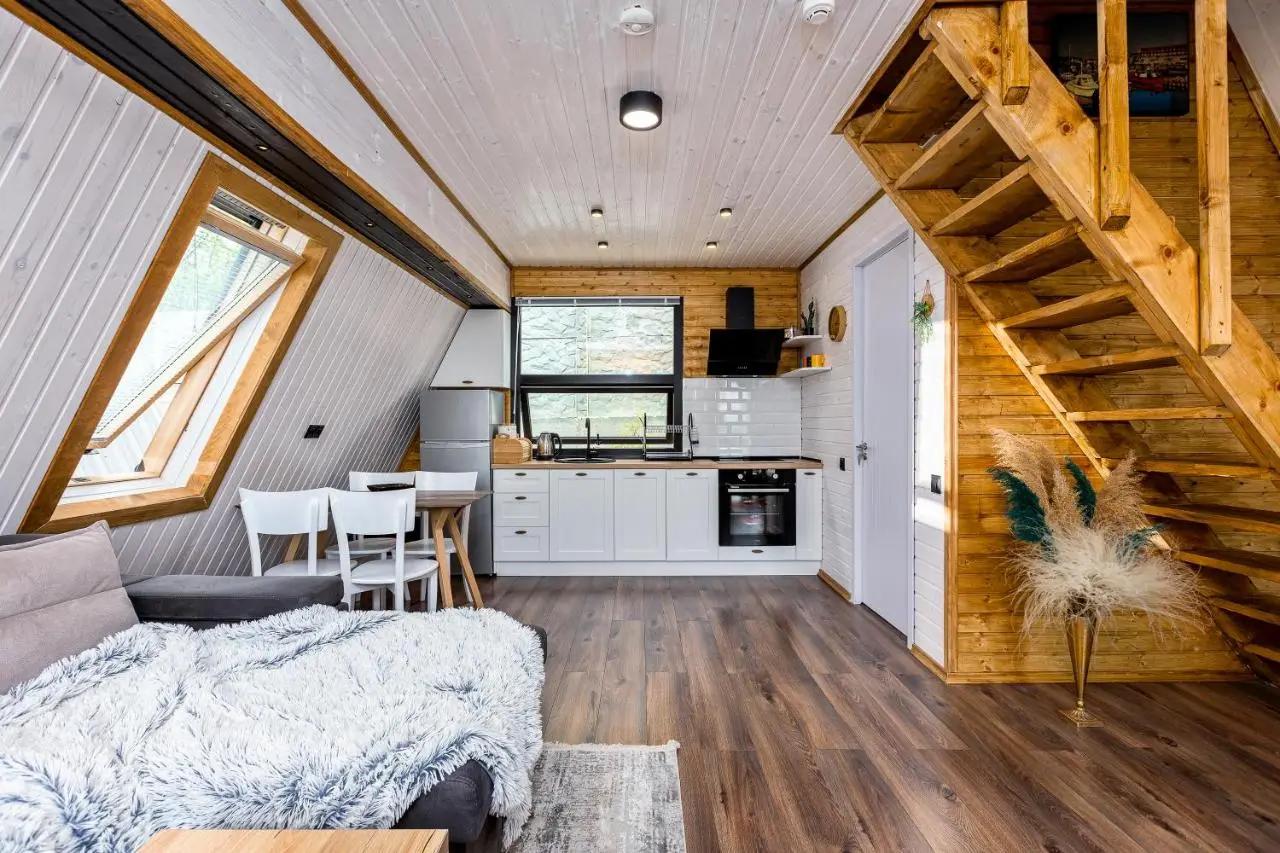 Luxury Cottages with Hot Tubes, Garden and BBQ