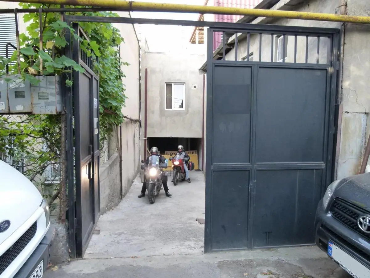 Why Me Eco-friendly Hostel - metro access