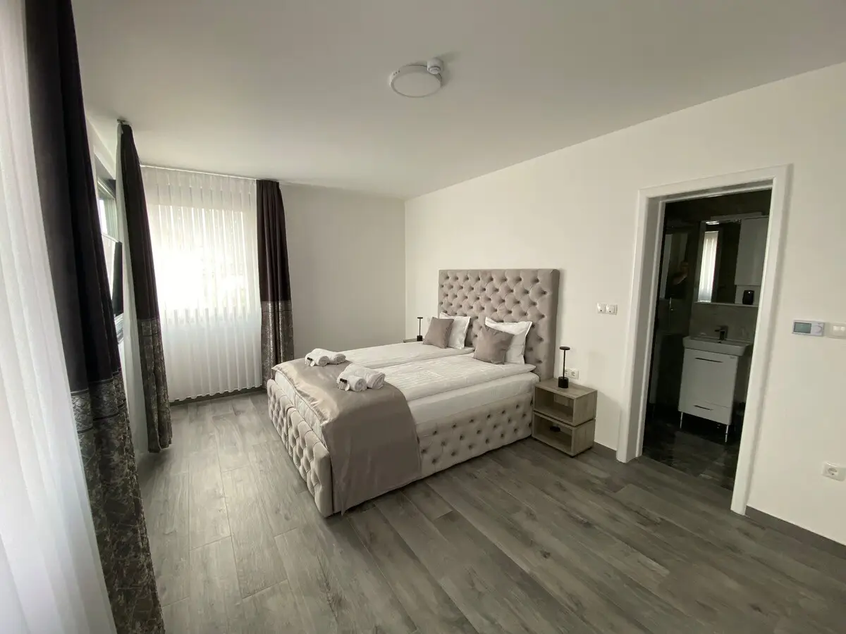 EA rooms