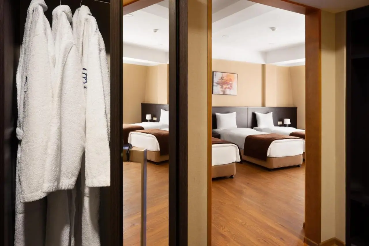 Sephia Hotel