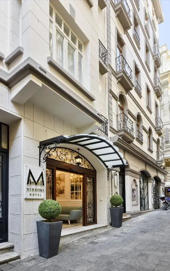Mirrors Hotel İstanbul Taksim City Center