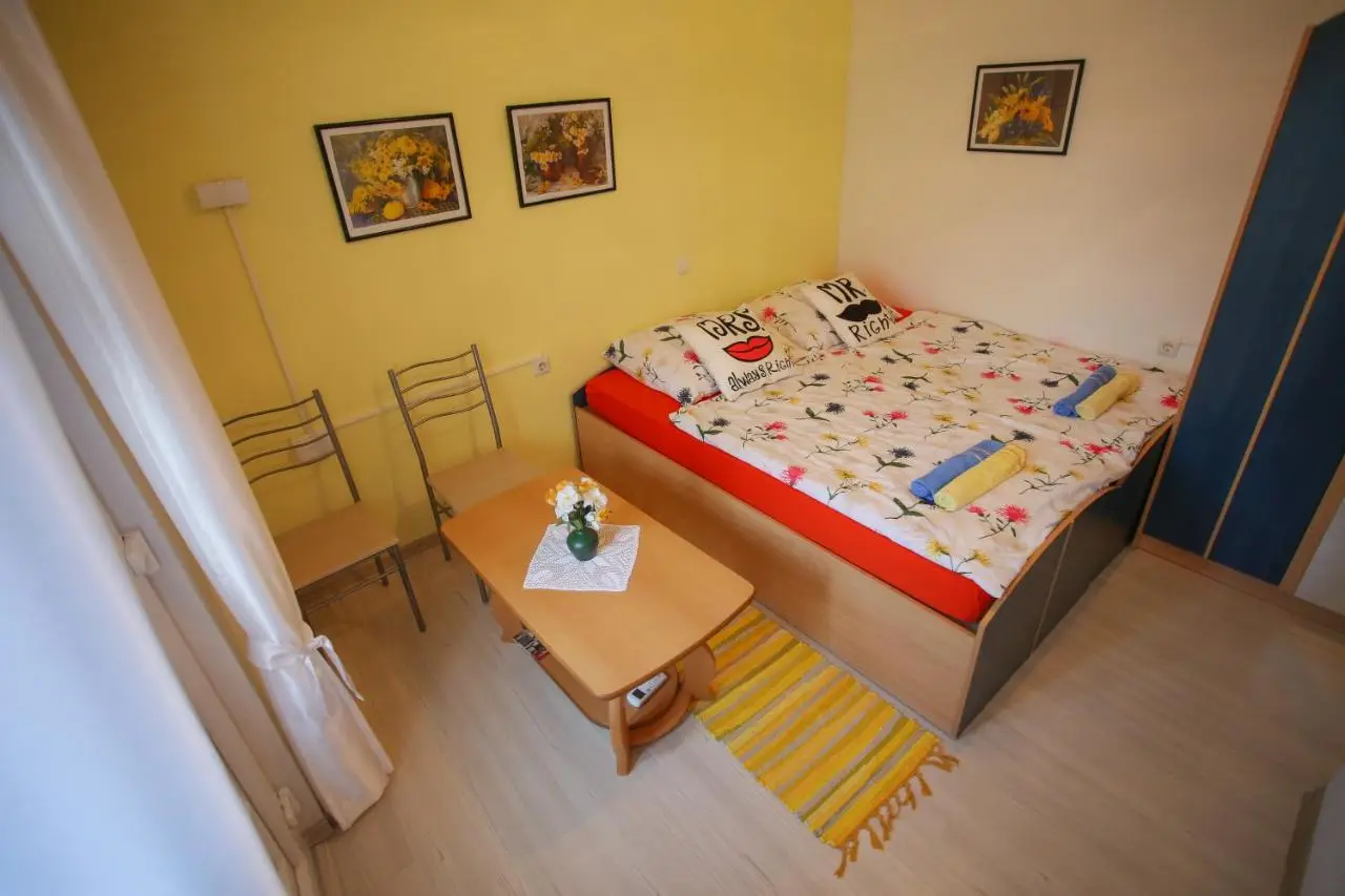 Hostel Adi
