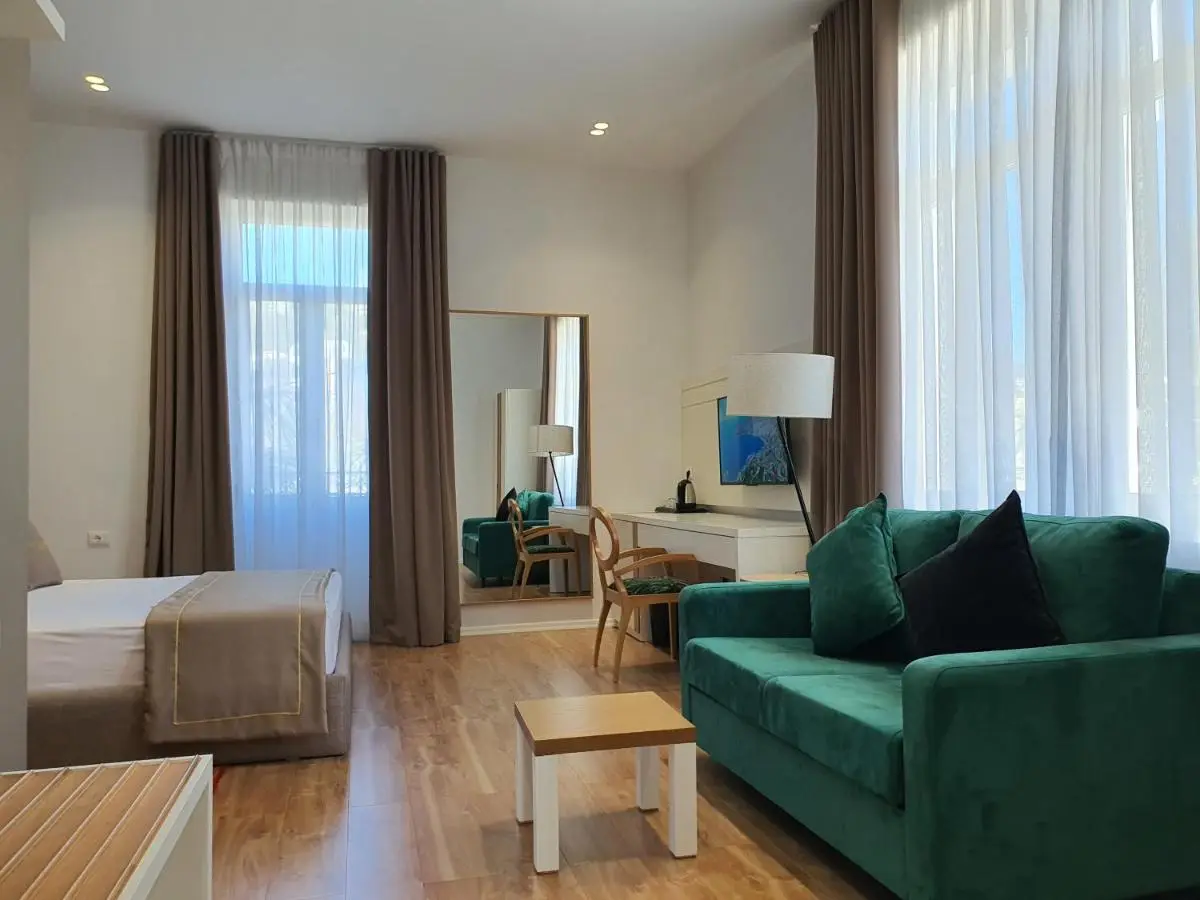 HEIRESS Hotel