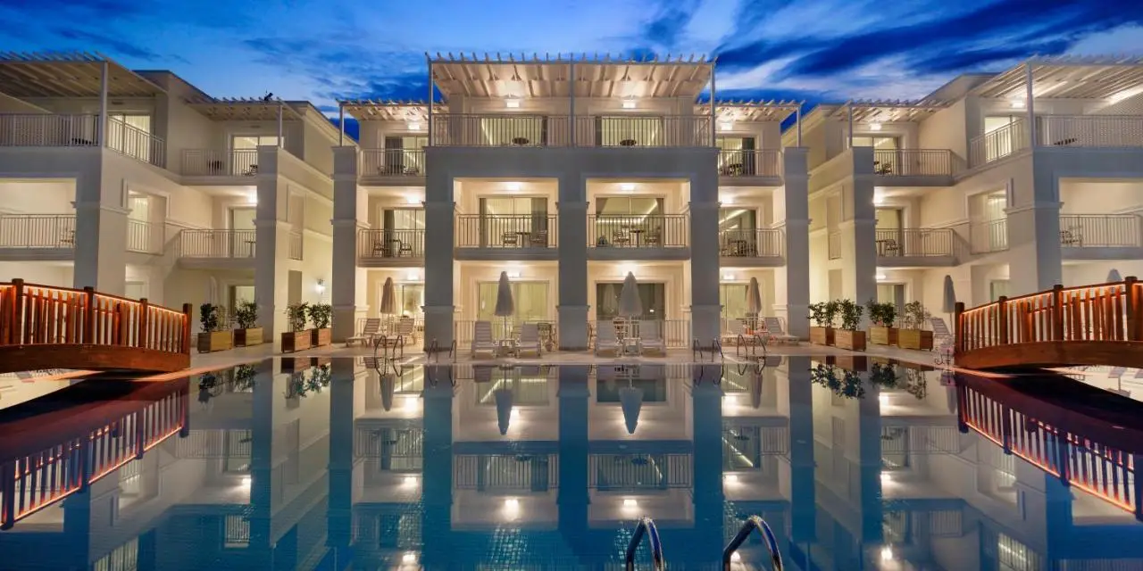 Bellis Deluxe Hotel & Heated for Winter Aqua Park