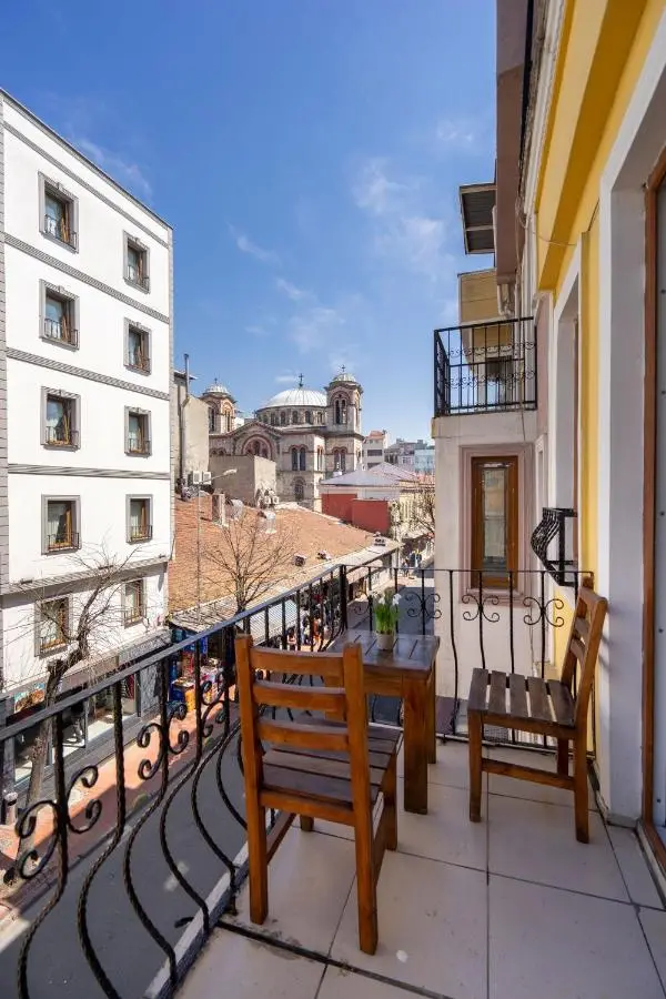 Pi Home & Apartments