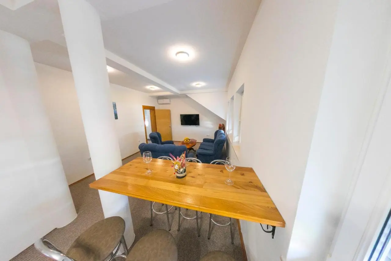 APARTMAN NAAJ