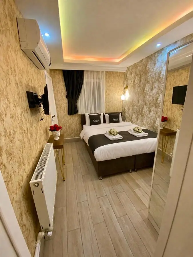 Honey Hotel