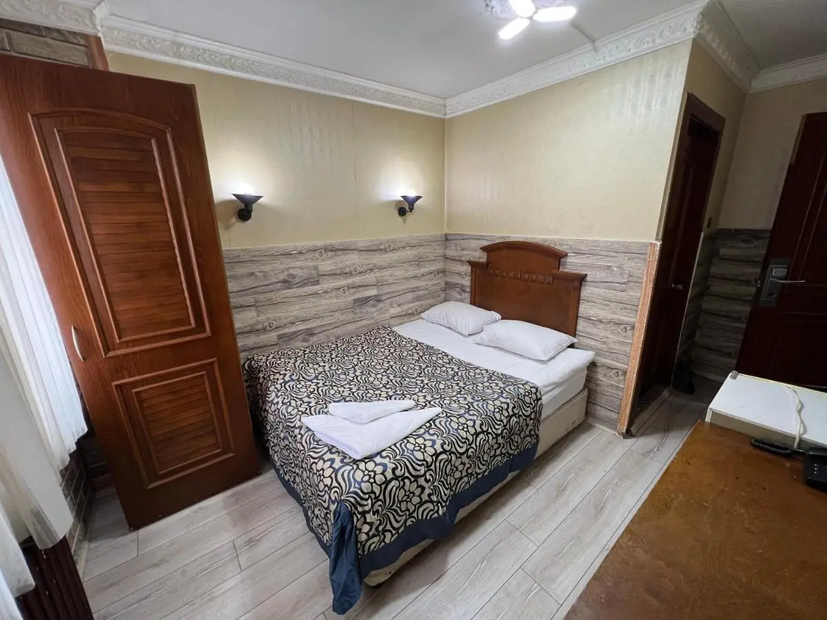 Hotel Red Rose